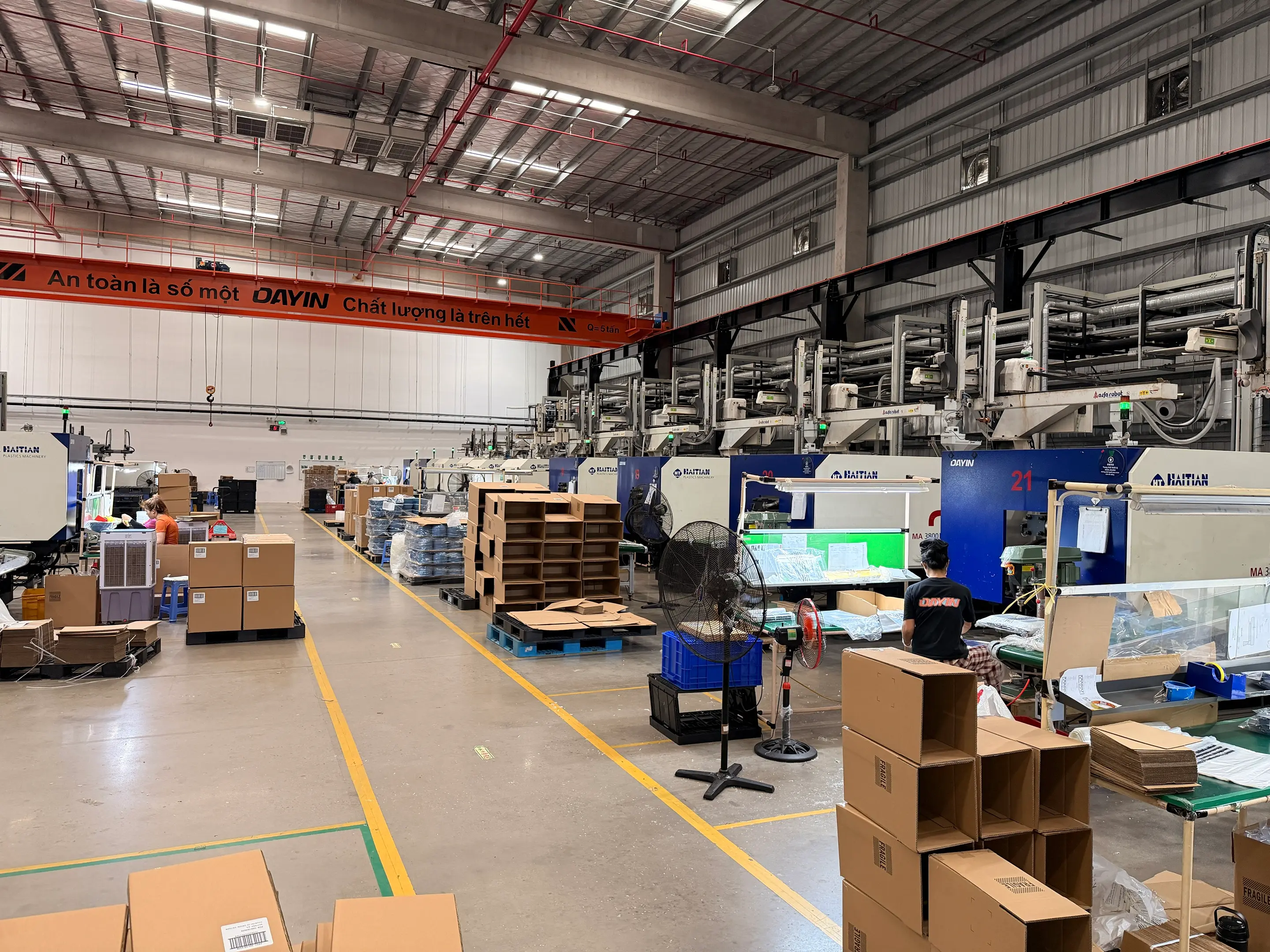 Vietnam Manufacturing 13 Injection molding workshop